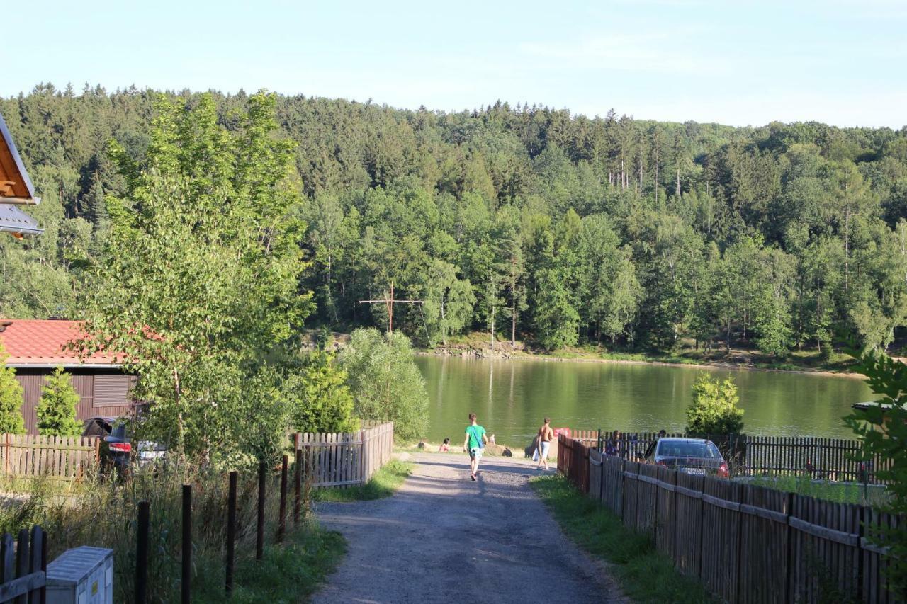 Domki Nad Jeziorem W Karlowicach Karlowice Экстерьер фото