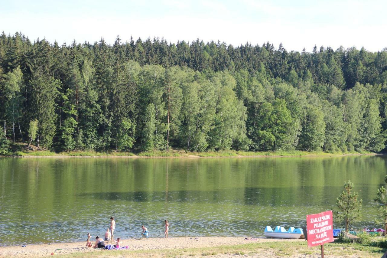 Domki Nad Jeziorem W Karlowicach Karlowice Экстерьер фото
