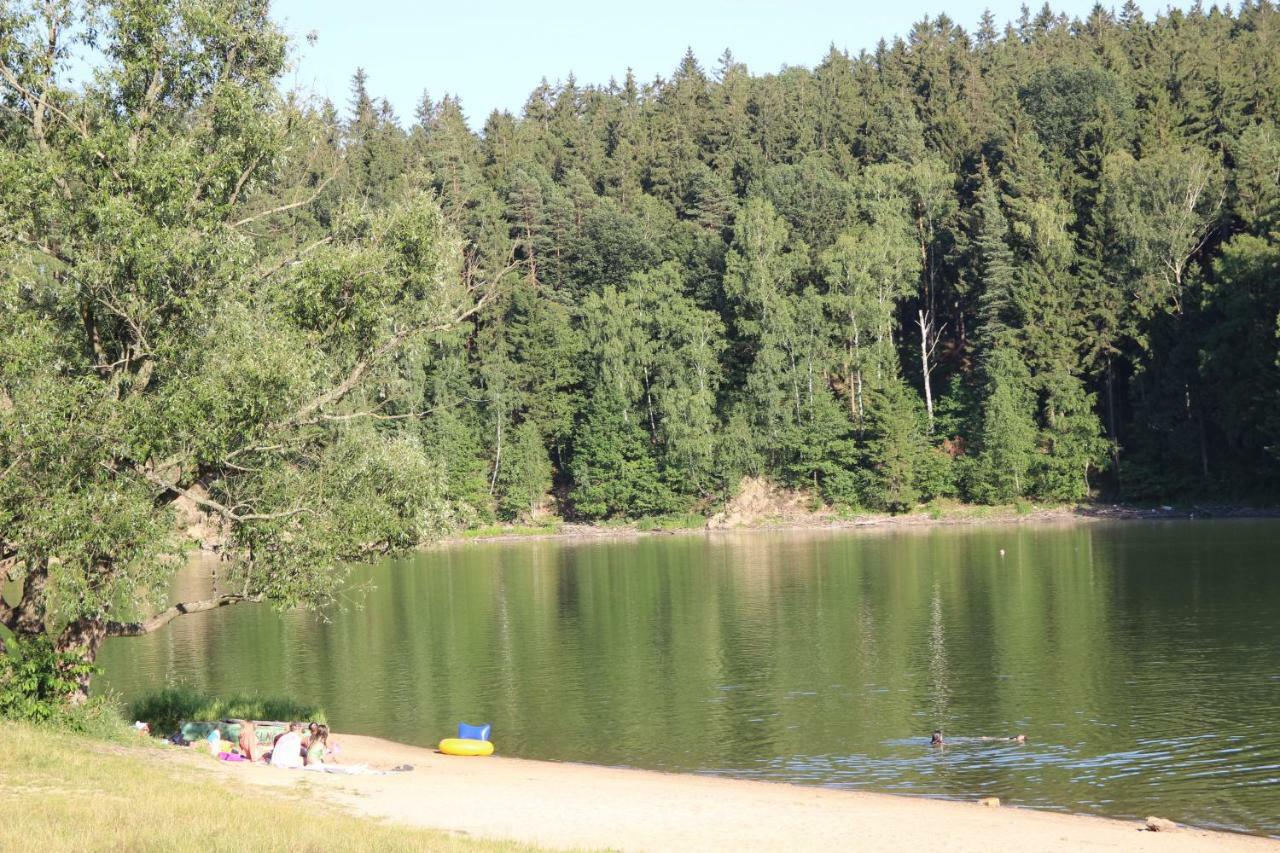 Domki Nad Jeziorem W Karlowicach Karlowice Экстерьер фото