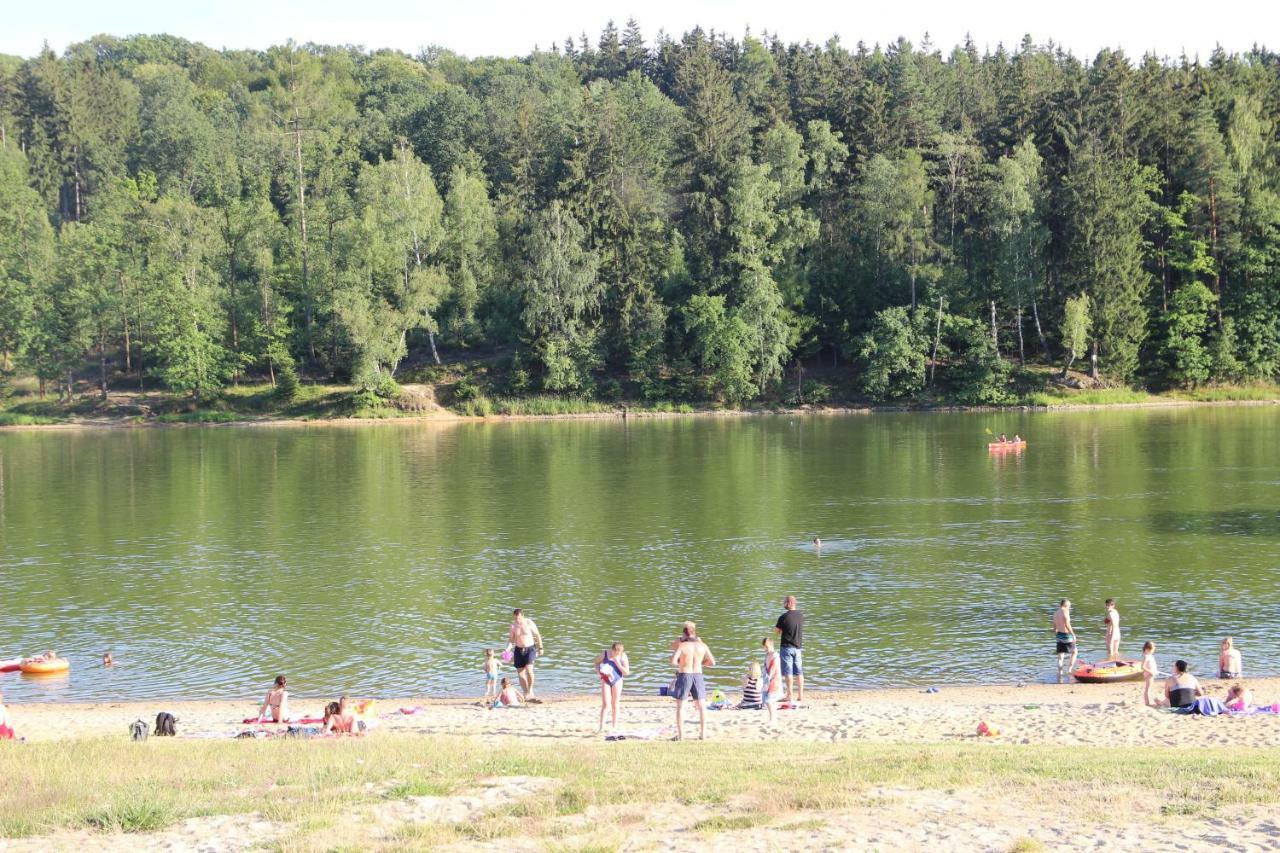 Domki Nad Jeziorem W Karlowicach Karlowice Экстерьер фото